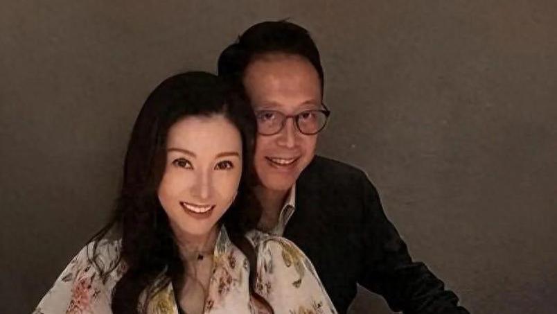 香港超级豪门后代的聚会，把李嘉欣老公的“尴尬”展现得淋漓尽致
