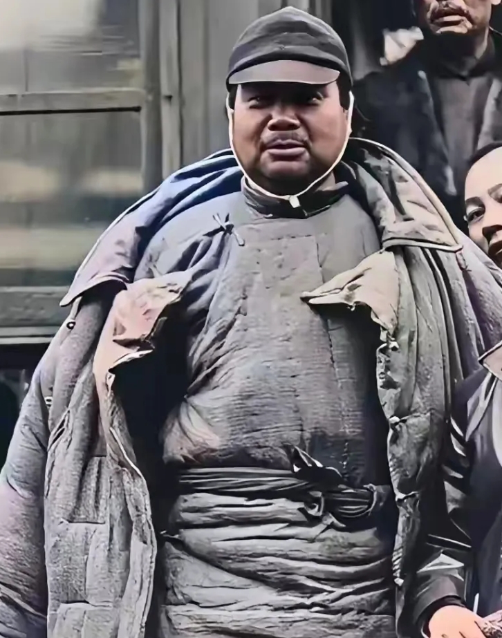 现在穿这样衣服，是否能秒杀，巴黎时装