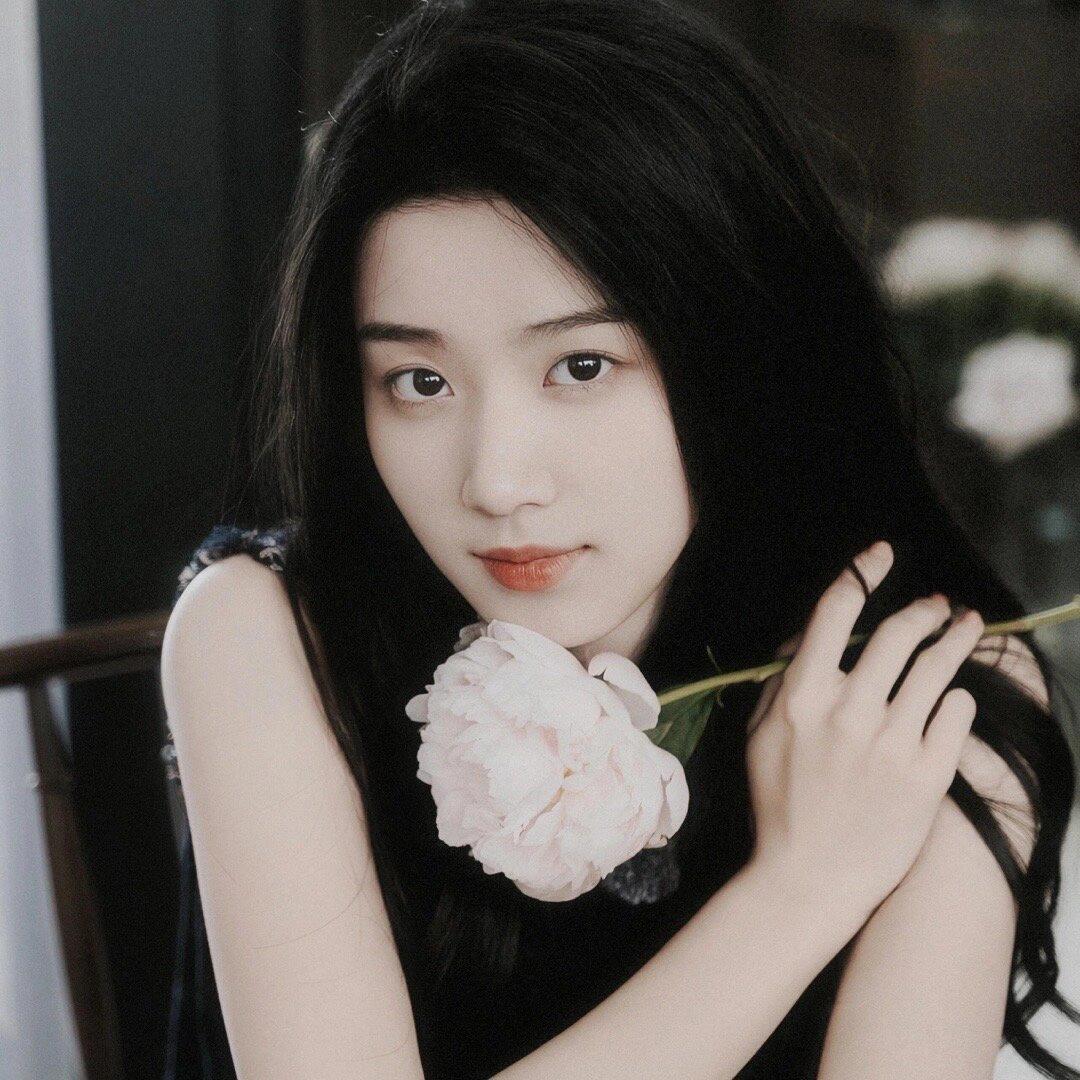 卢昱晓——貌美如花