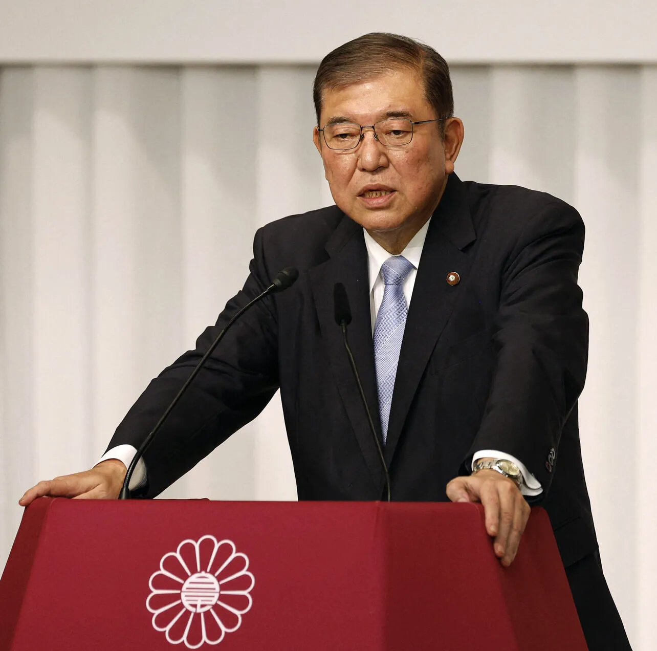 突发！日本首相遭遇车祸