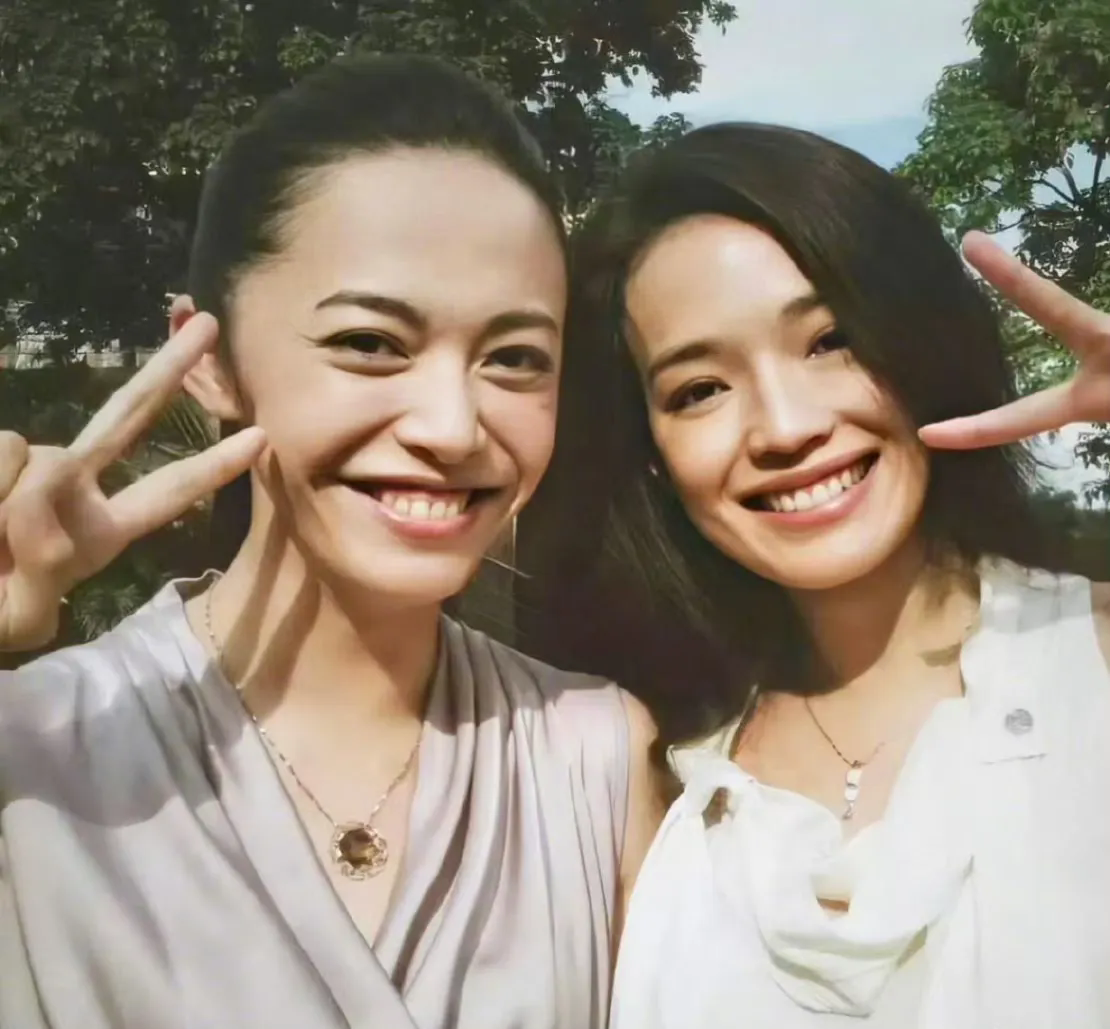 最近娱乐圈的一个消息让我眼前一亮，大姚转型当制片人了！而且她参与制作的电影还斩获
