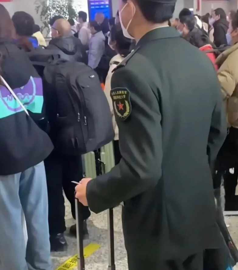 有谁知晓这所大学与清华北大相较而言如何呢？