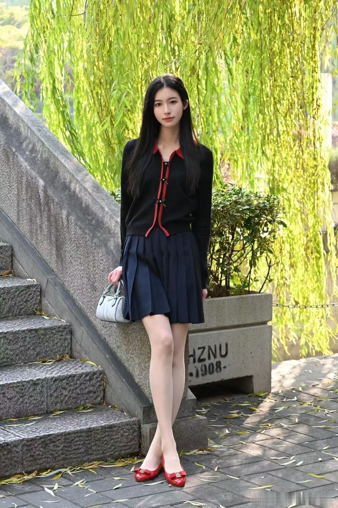 学妹的身材简直太好了哈哈哈哈哈