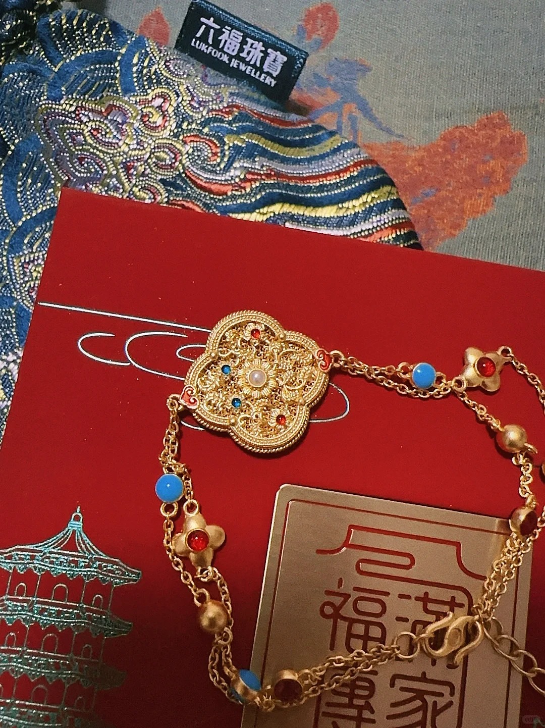 含泪拿下六福工费刺客🥹
第一眼种草的手链不买就无心工作
没关系 奖金只是换了一