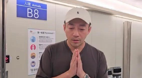 自大S离世的消息被确认后，本来还在泰国与新婚妻子小梅和家人度假的他，就急匆匆奔赴