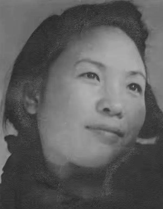 1985年，作家陈布文发现相伴50年的丈夫，竟然与自己的干女儿相恋多年，她最终以