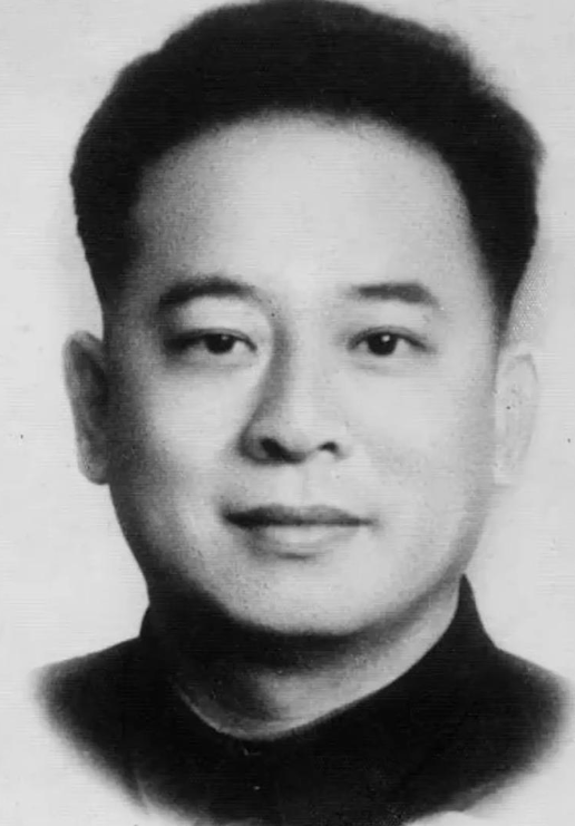 1949年11月，渣滓洞大屠杀爆发，为送出重要情报，罗广斌劝说看守杨钦典：“国民