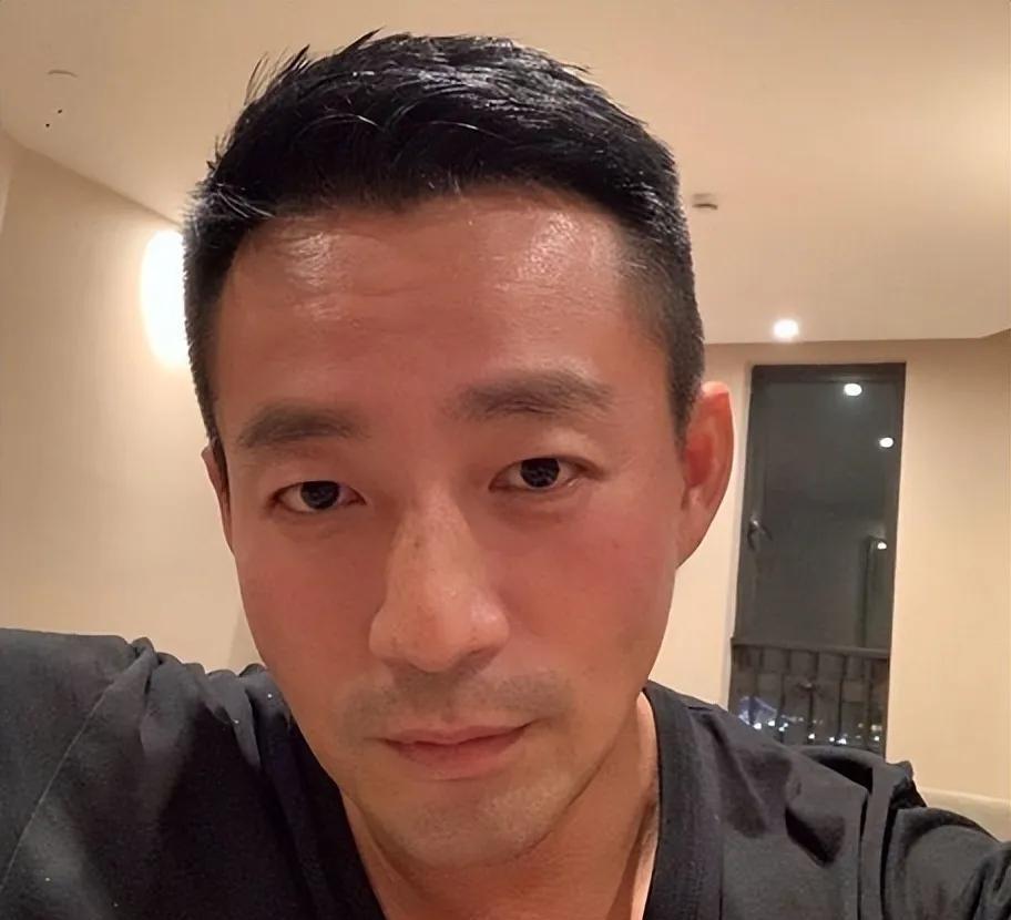 好戏又要上演了！

汪小菲和大S又回到台湾了，但是分开两个航班！

上次大S回去
