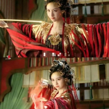    当我以为内娱的妆造已经玩不出什么新花样的时候，却被《永夜星河》这个美甲给惊