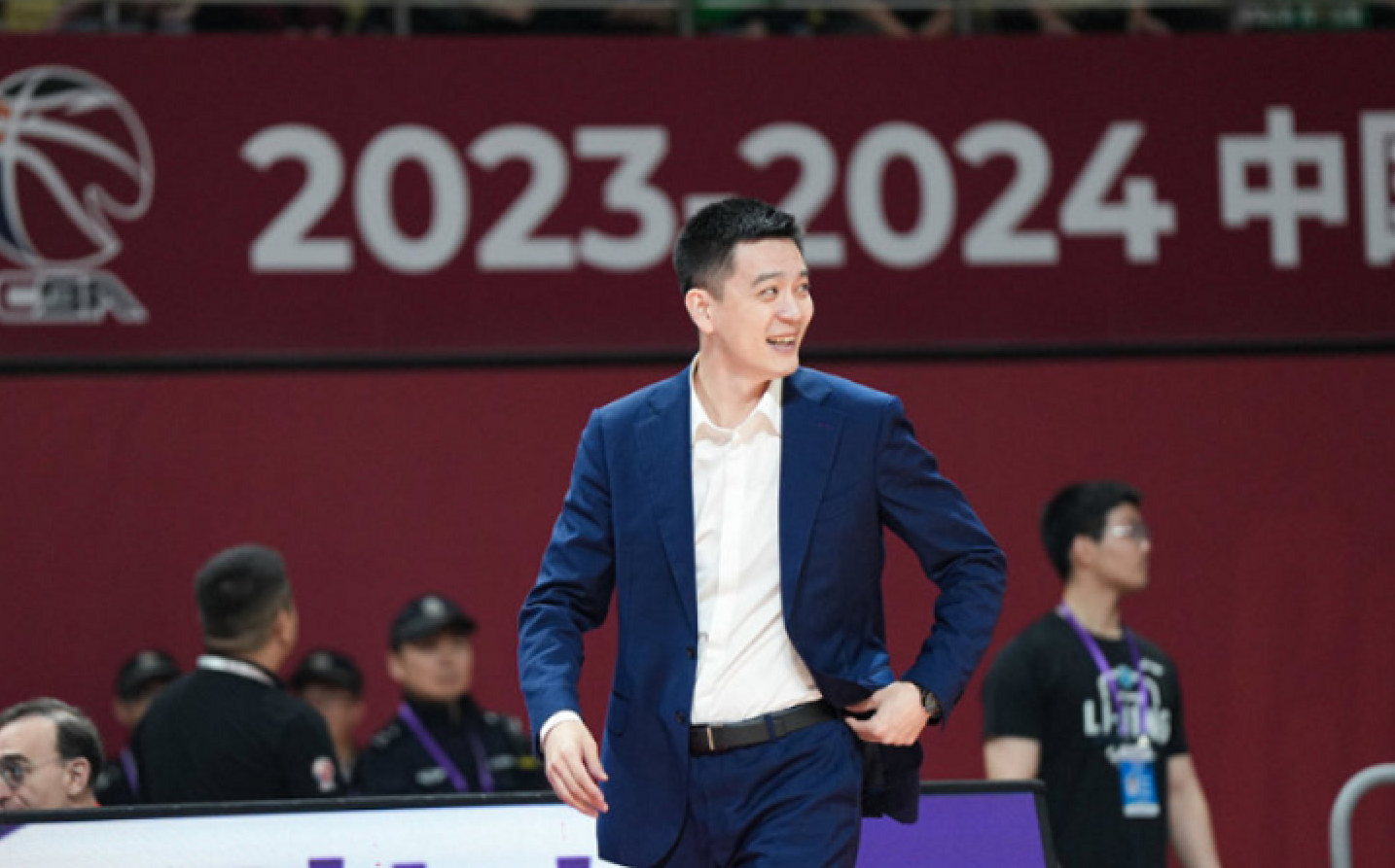 榜首大战！辽篮VS新疆，决定常规赛冠军，赛前杨鸣正式表态

CBA常规赛进入到冲