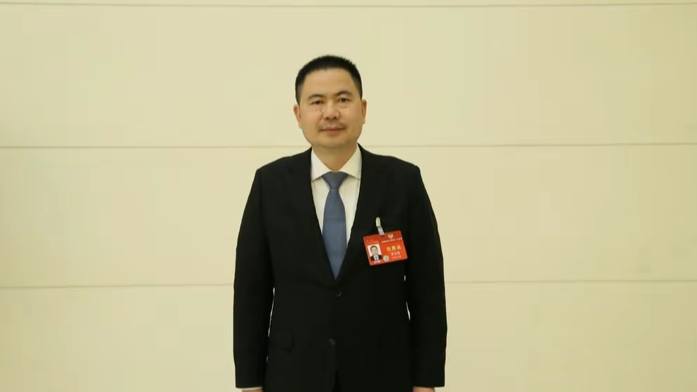 终于有人为大龄青年说话了！政协委员提出一招解决中年人就业难问题，化解35岁职场焦