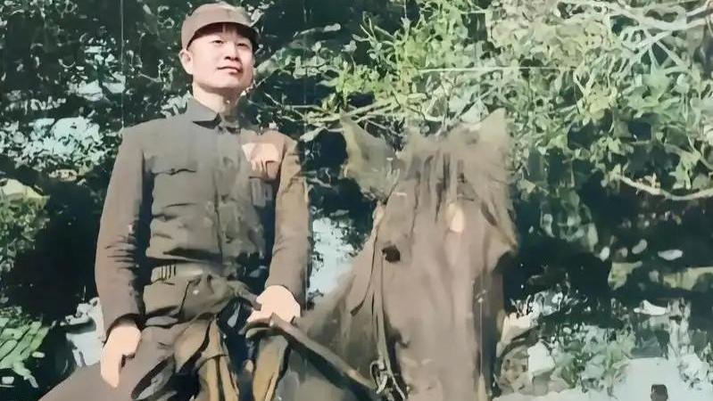 杜聿明被俘时想隐瞒身份，见到四纵政委就不做声了，因为是他同学