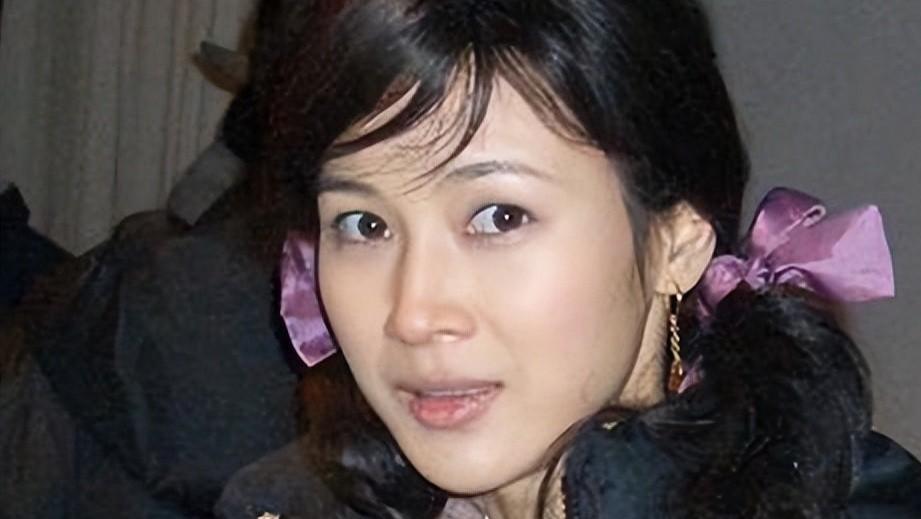 为嫁富豪抛弃恋爱5年的周一围，今活成了笑话