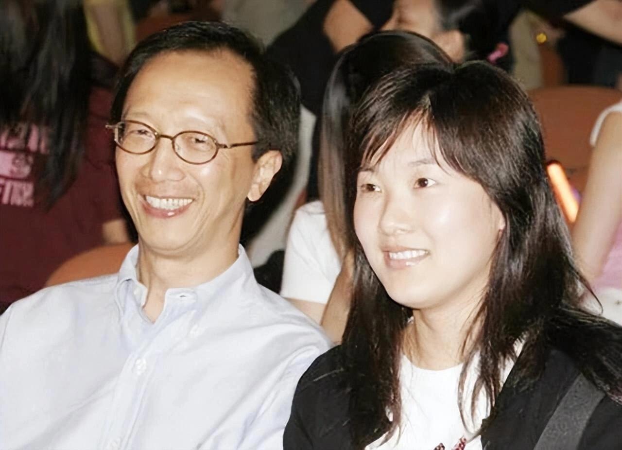 伏明霞温柔又有气质