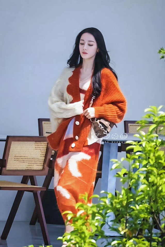 #迪丽热巴路透#网友晒出迪丽热巴在《枭起青壤》的妆造，非书粉恍然大悟，原来这不是