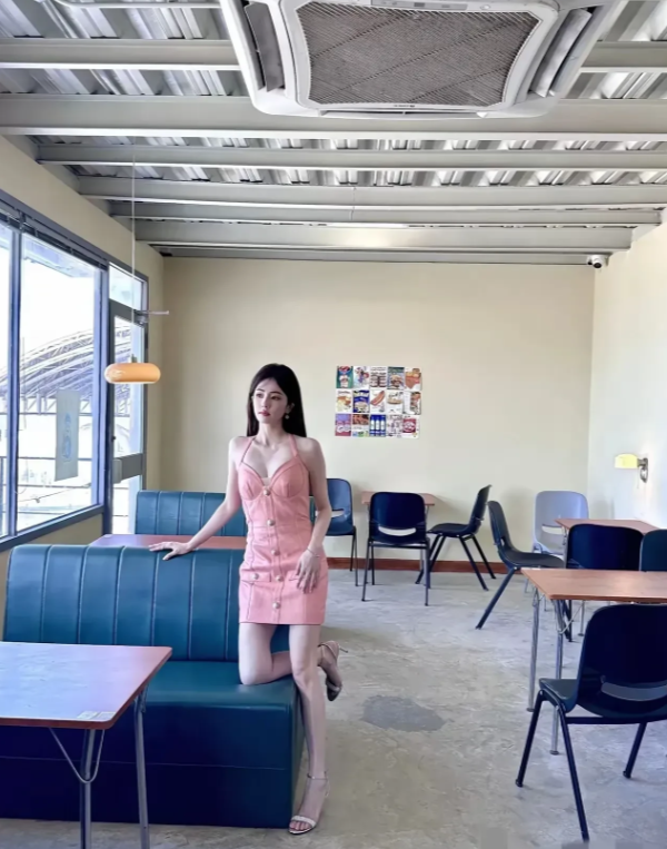 电视上看着一般般，真人巨漂亮