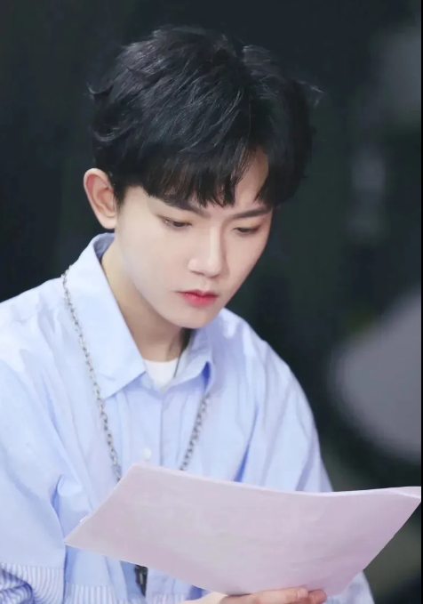 2月11日，编导杨洋回应被李明德砸车
李明德出尔反尔死不认账，还推卸责任抵赖，不