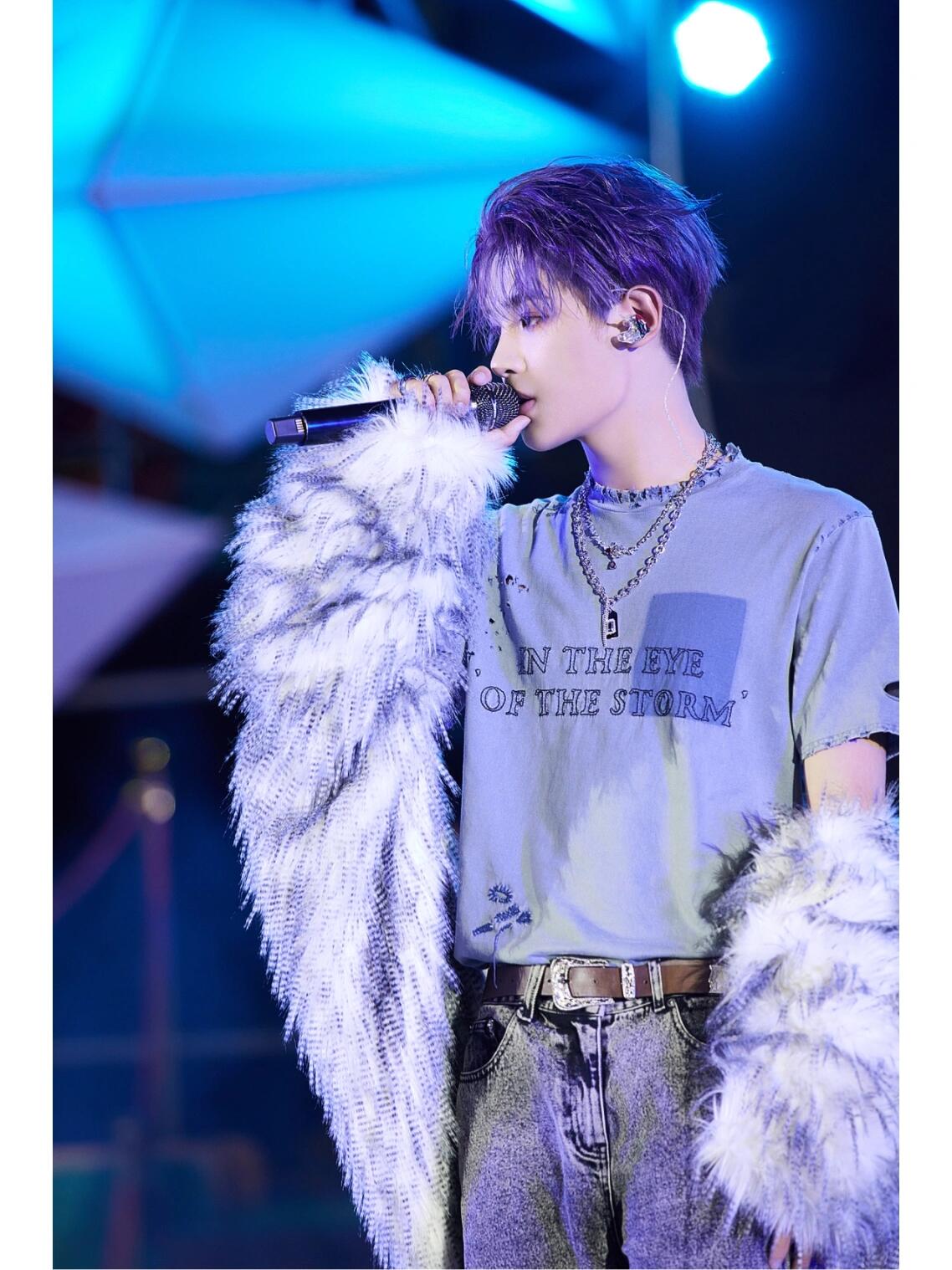 全能爱豆黄明昊，舞台掌控者