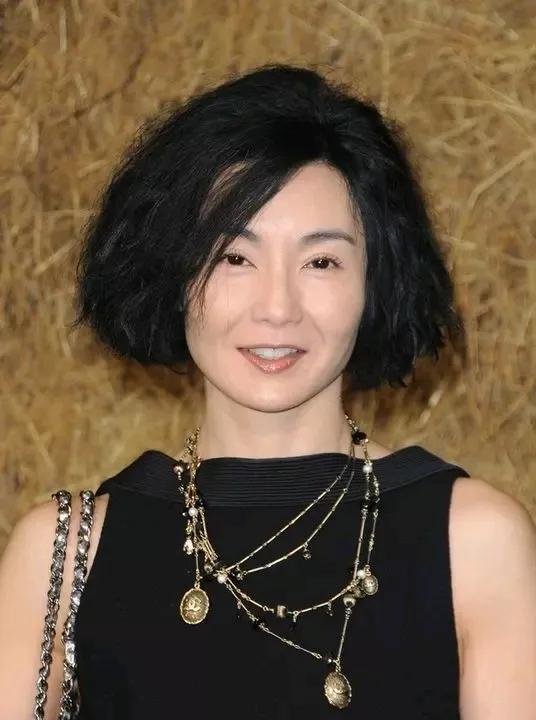 这就是王家卫导演解释《花样年华》为何选张曼玉的原因！非常真实！
清晰可见的是，王