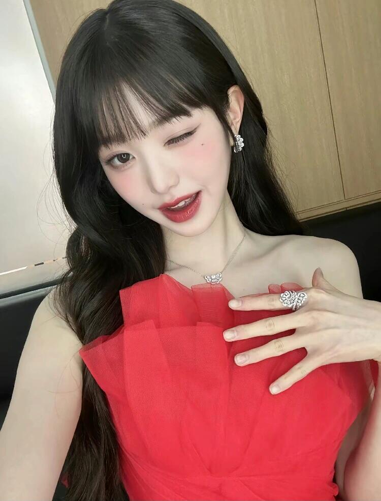 张元英最耀眼的红玫瑰