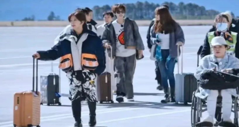 《一路繁花》是选角失败，大家都觉得把嘉宾替换成以下几人会其乐融融。
1、刘晓庆—