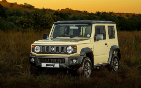 木吉姆尼由于酷似奔驰G级的方正造型，以及相对硬派的车辆性格设定，诞生于2018年