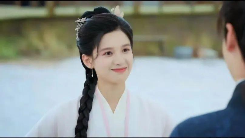 《花惜芷》顾惜晏对花芷说的那句“我当你是知己”点透他为何不直接问花芷花，屹正身边的小书童去了哪里