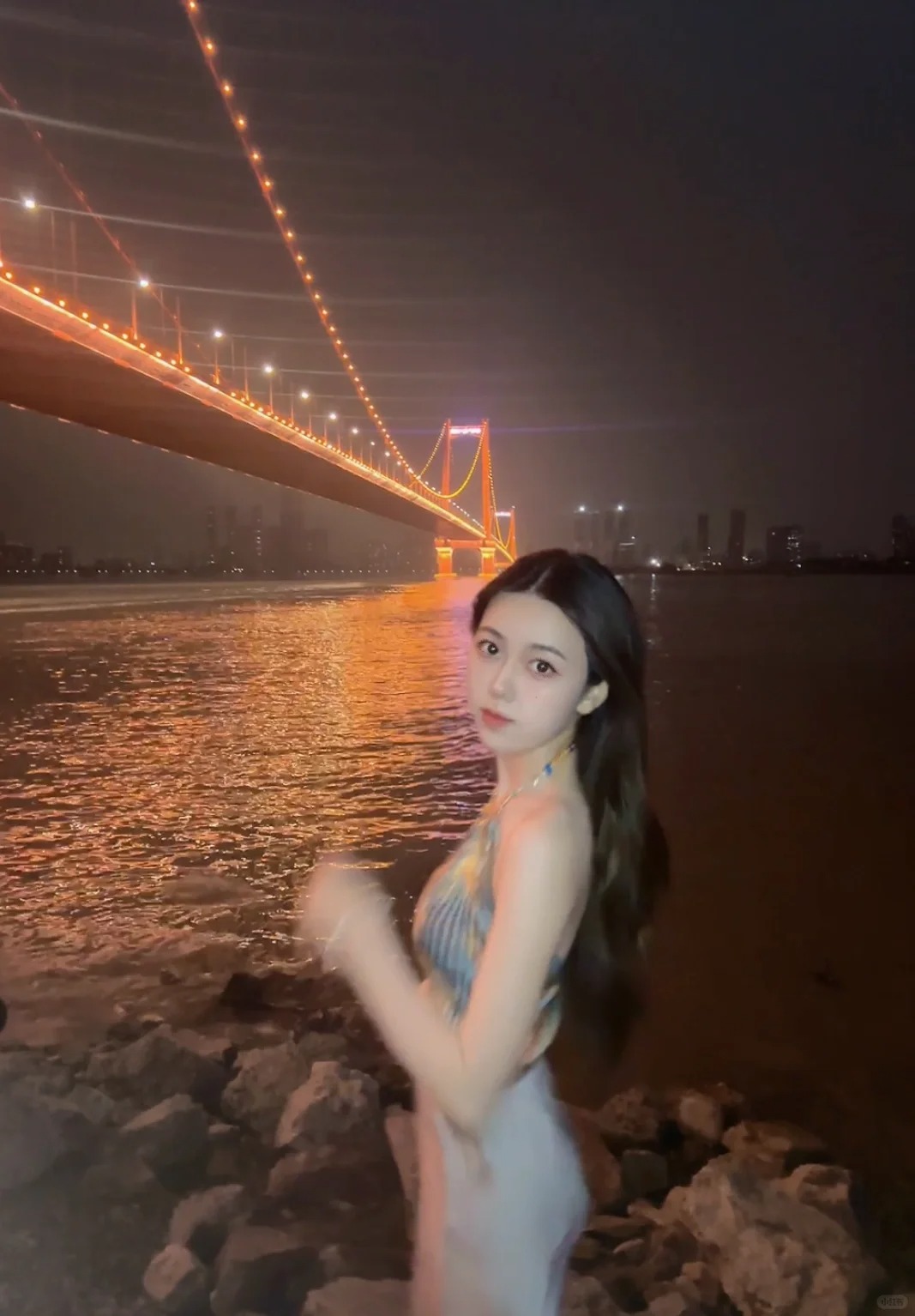一起去吹江风吧🌧️