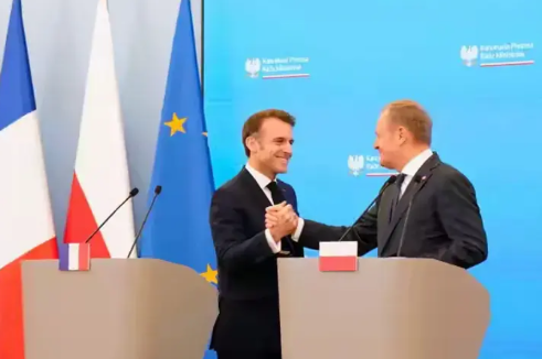 英国法国已经明确表示，愿意派遣维和部队去乌克兰，这让仍犹豫不决的地区相形见绌，欧