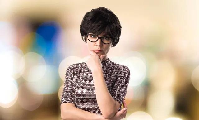 麦琳的身世真的很让人心疼。在《再见爱人4》中她自曝是被父母捡来的，青春期才知晓。