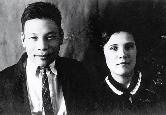 1992年，白俄罗斯的官员向蒋经国的遗孀蒋方良发出邀请，真诚地说：“希望你可以回