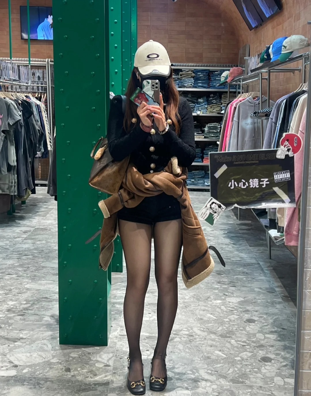 拒绝黑丝羞耻
#ootd 同样拒绝姨妈羞耻