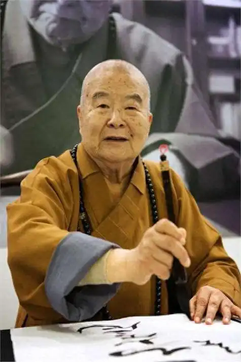2012年，星云大师就交代过弟子。不料在他圆寂后，弟子们却违背了他的遗愿，偷偷将