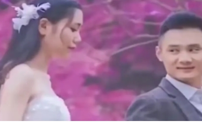 湖南，女子结婚当晚，在新房支起一桌麻将，和2男2女搓麻，不让新郎参与，也不入洞房