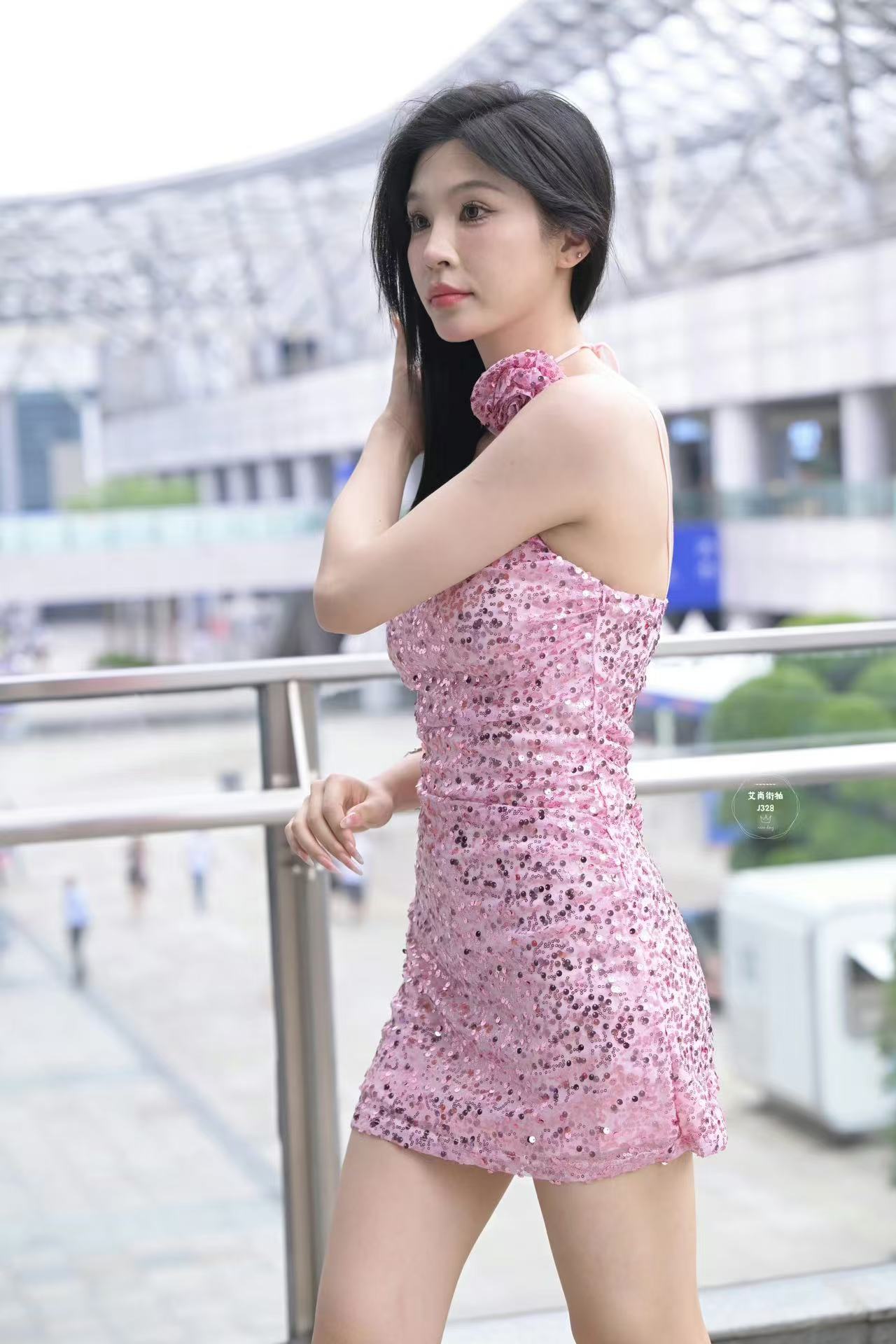 嫂子这身材绝了哈哈哈哈