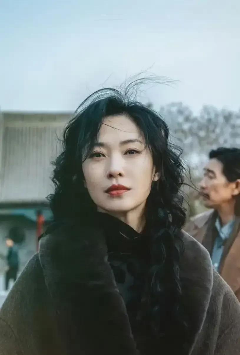 王佳佳应该是《漂白》里
演技最炸裂的演员，而且吊打老腊肉演员
看了第一集，我