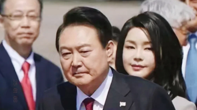 快讯！
尹锡悦出逃了？
韩国传来了新消息！

1月7日，韩国媒体报道，韩国总统尹