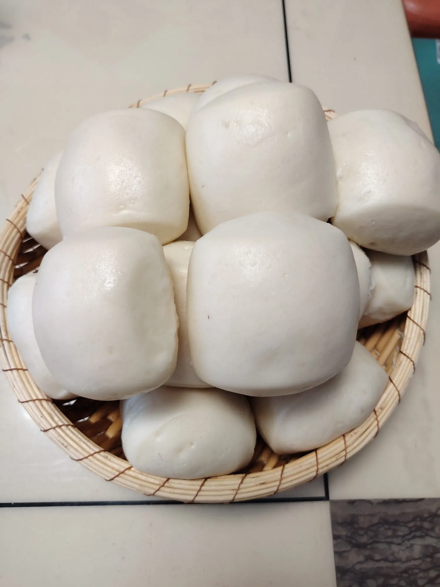 蒸了一锅白面馒头