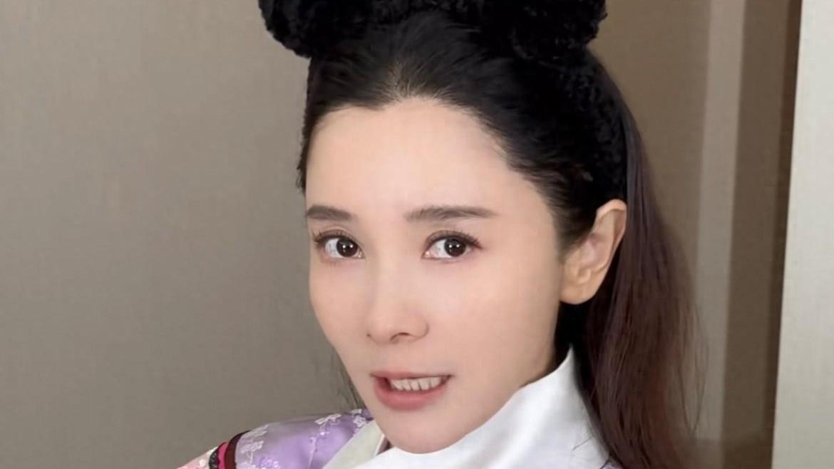 “颂芝”刘钇彤分享夫妻日常，结婚多年至今无子，和老公像两代人