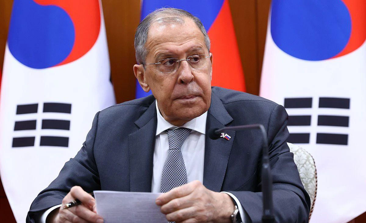 拉夫罗夫被解职，无法忽视这一消息的传闻。这个传闻传播得很迅速，据称拉夫罗夫被解职