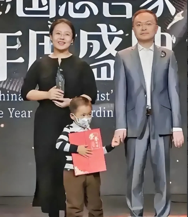 蔡磊家庭成员一览！
