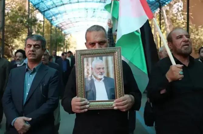 以色列完全不是伊朗的对手，伊朗是全球前二十大工业国。
又是空军、装甲部队完全不管