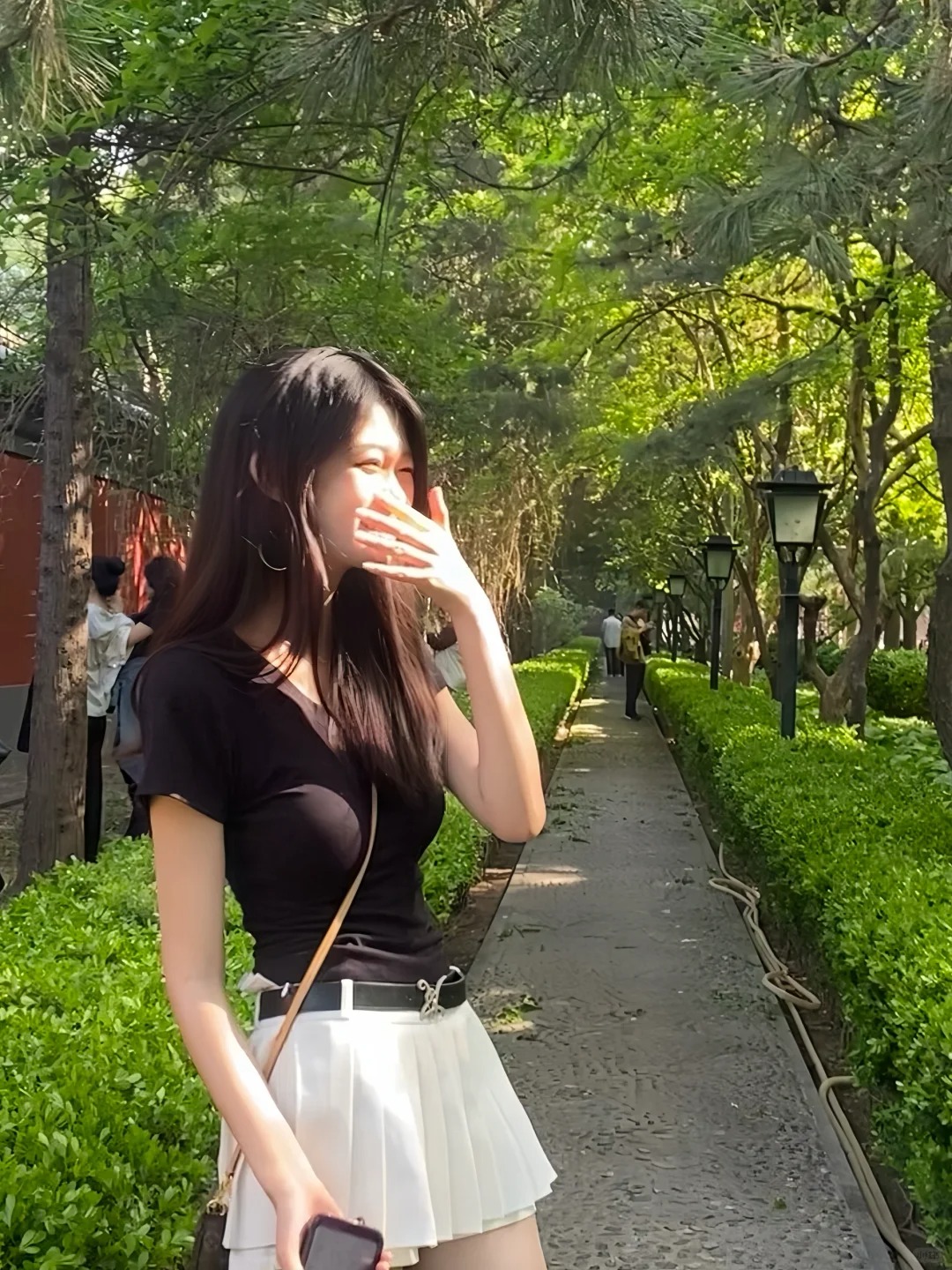 点击查看发癫式摆拍
