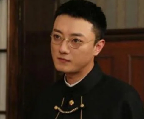 苏小玎：多才多艺的演艺新星