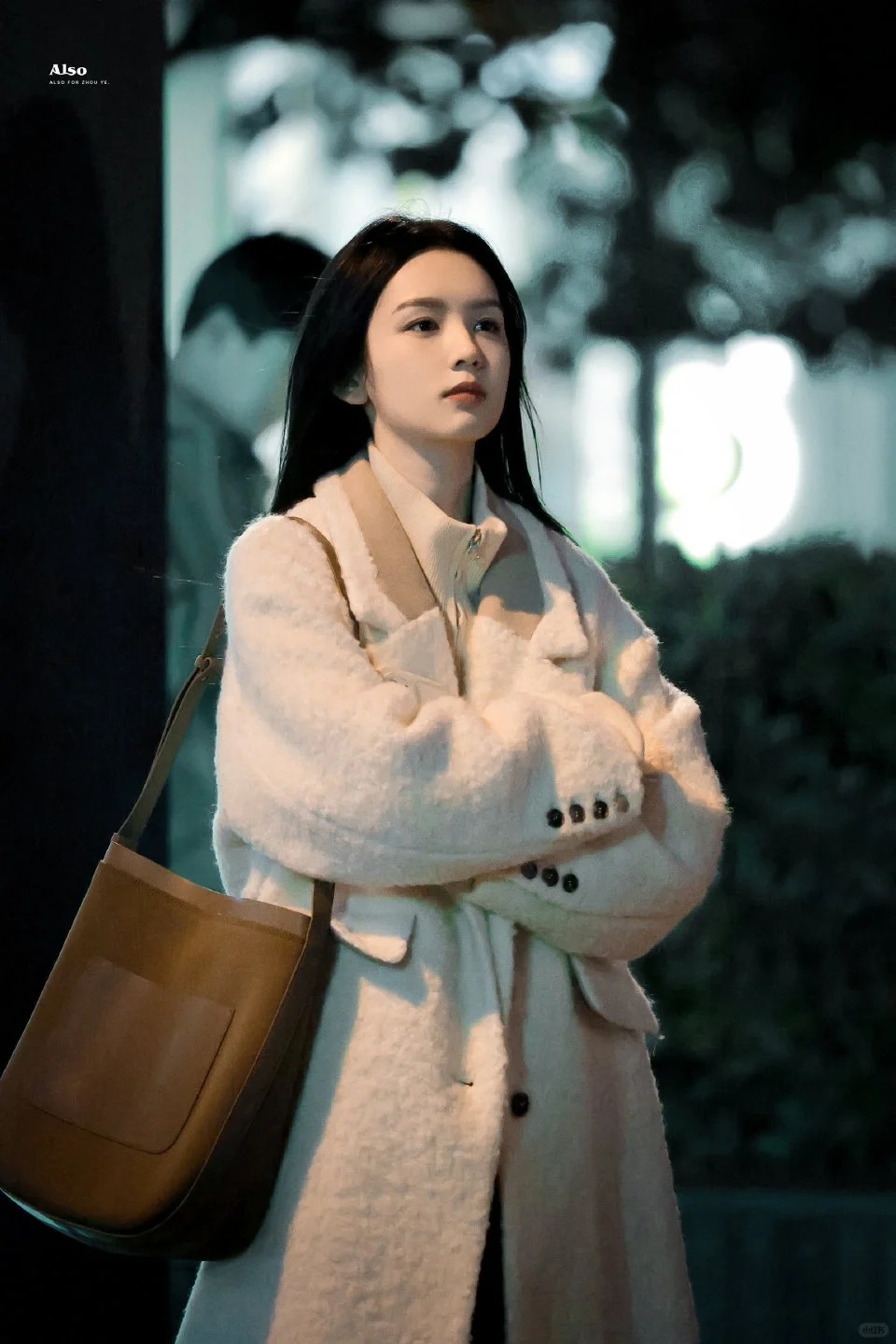 我想象中我穿大衣等人的样子