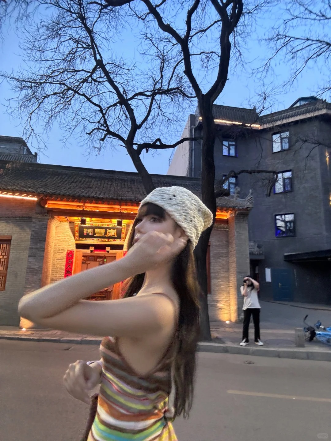 在西安city walk一下
湘子庙街的傍晚好好拍哦

可以说是西安最浪漫的街道
