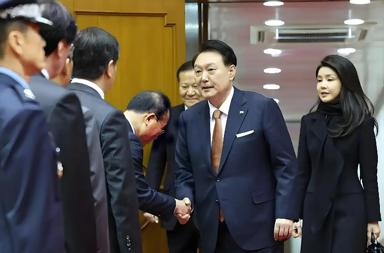 韩国举全国检察长之力，讨论尹锡悦处理方案，结果来了。

韩国当地时间1月26日，