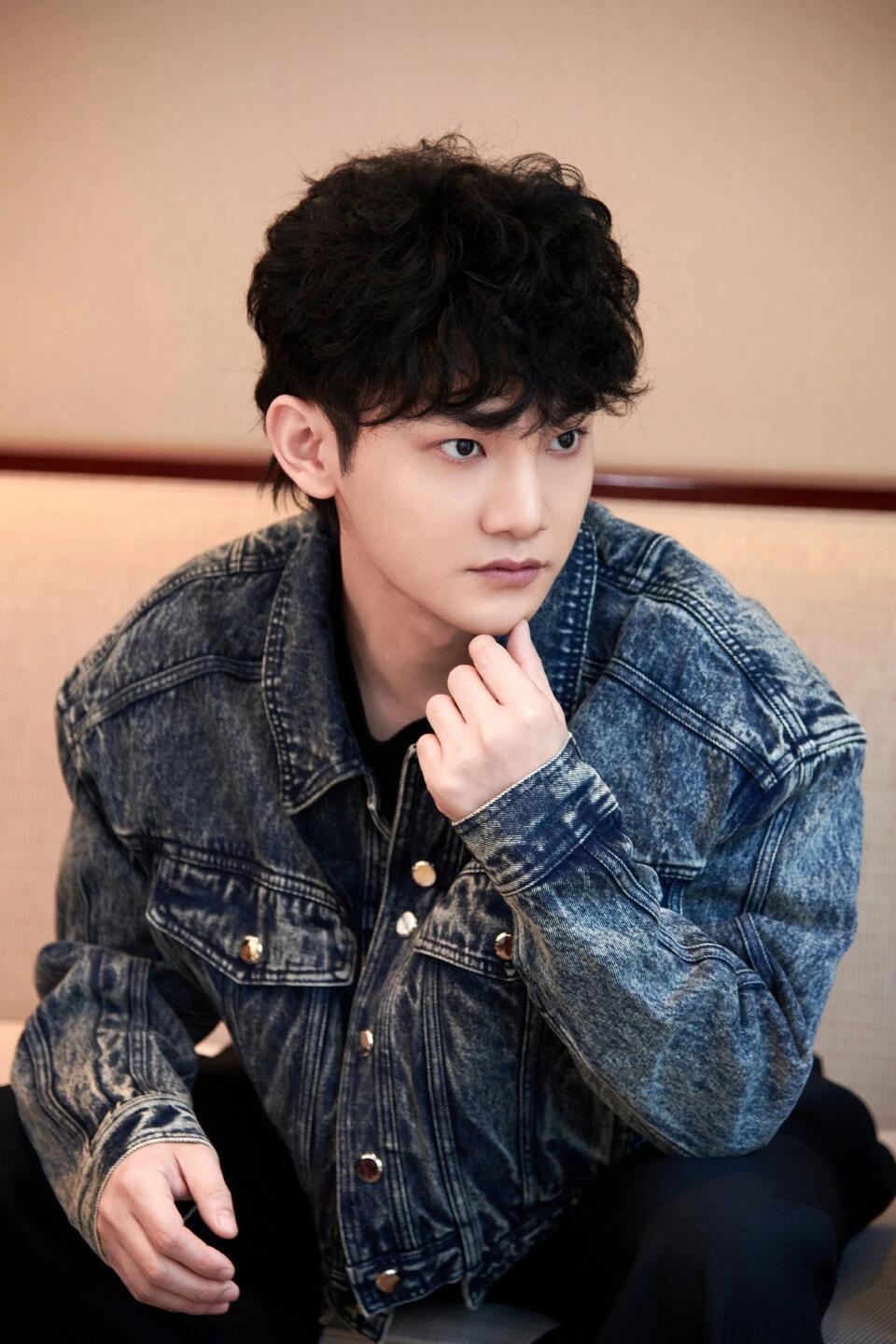 蒋龙，一个才华横溢的年轻演员