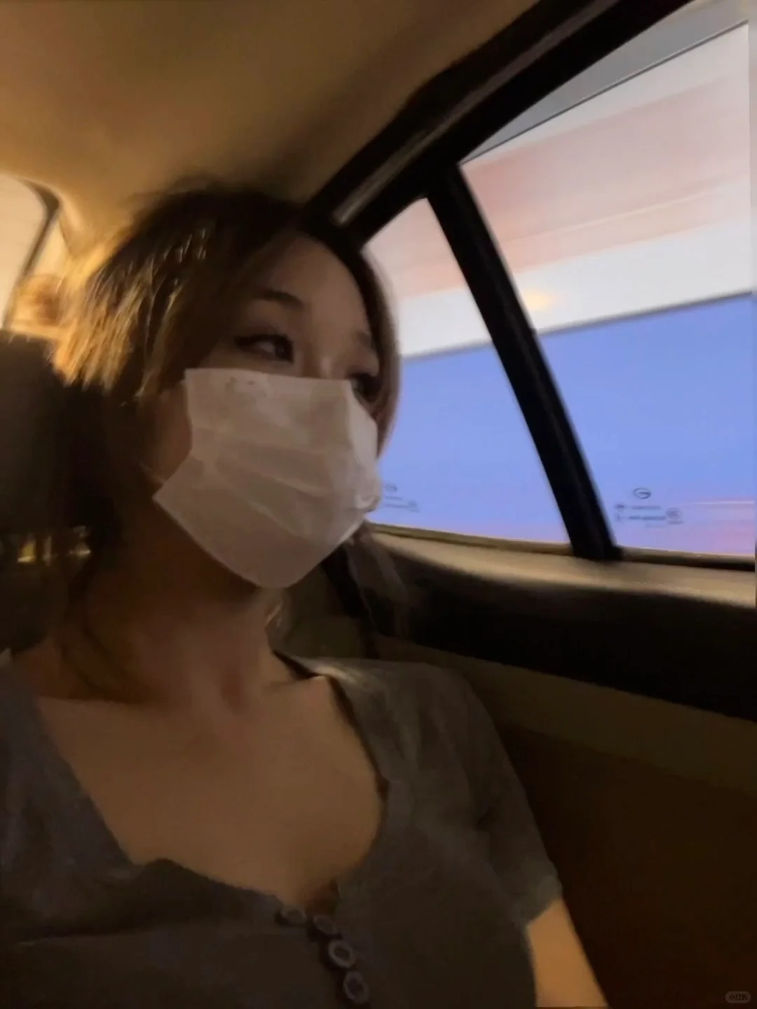 感觉这辈子完了
完全没有社交的欲望，除了工作就是睡觉