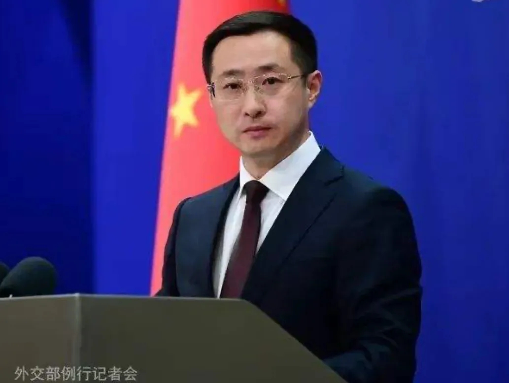湾湾哪有什么“国防部”，把自己也看到太高了